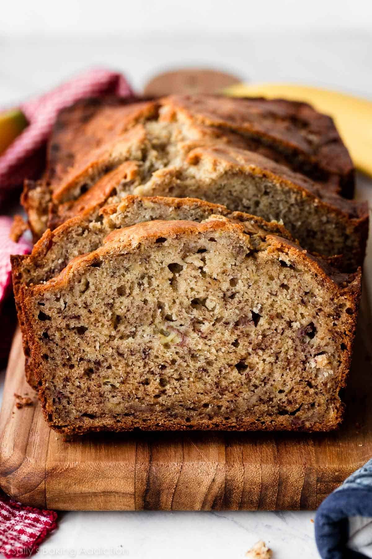 Banana Bread Guide: Best Recipe, Storage, and Freezing Tips